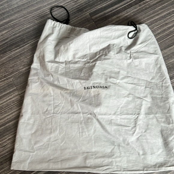 Balenciaga Everyday Tote Faux Fur - Picture 15 of 16